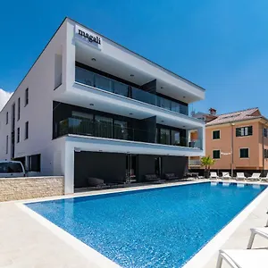 Luxury Magali 2 Apartment